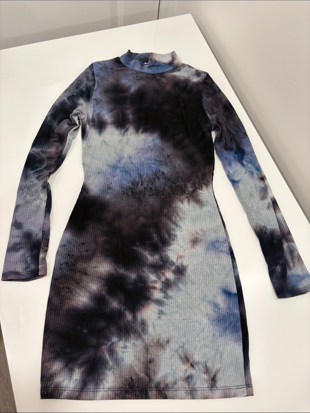 Forever 21 Blue and Black Tie-Dye Long Sleeve Bodycon Dress